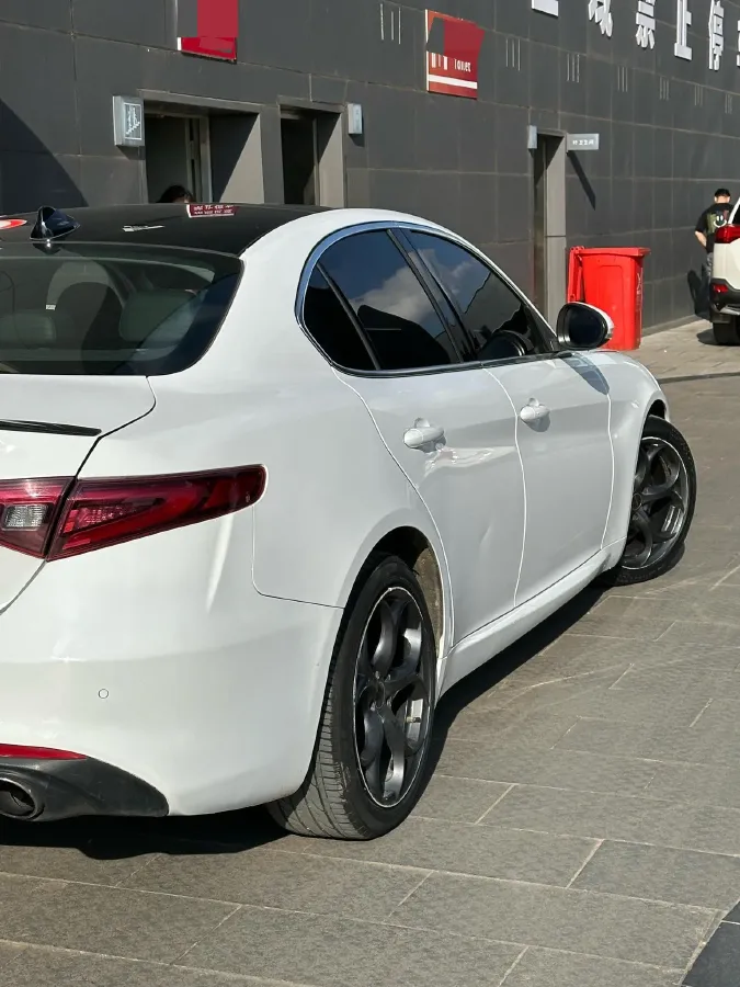 2017 Ford Mustang 2.3T 314HP L4 6AT,autocango,china used car exporter,china ev exporter,chinese used car exporter,chinese used ev exporter