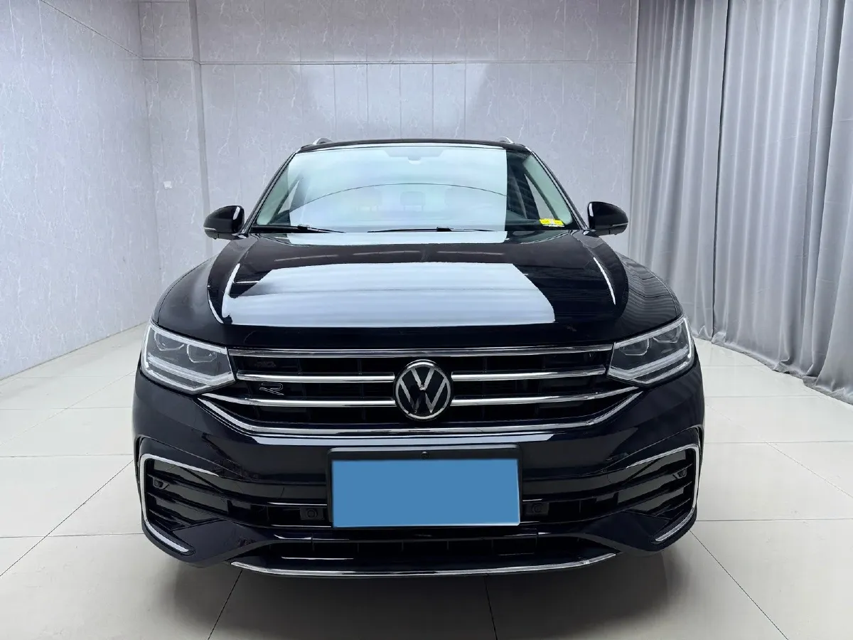 2024 Volkswagen Tiguan L 2.0T 186HP L4 7DCT,autocango,china used car exporter,china ev exporter,chinese used car exporter,chinese used ev exporter