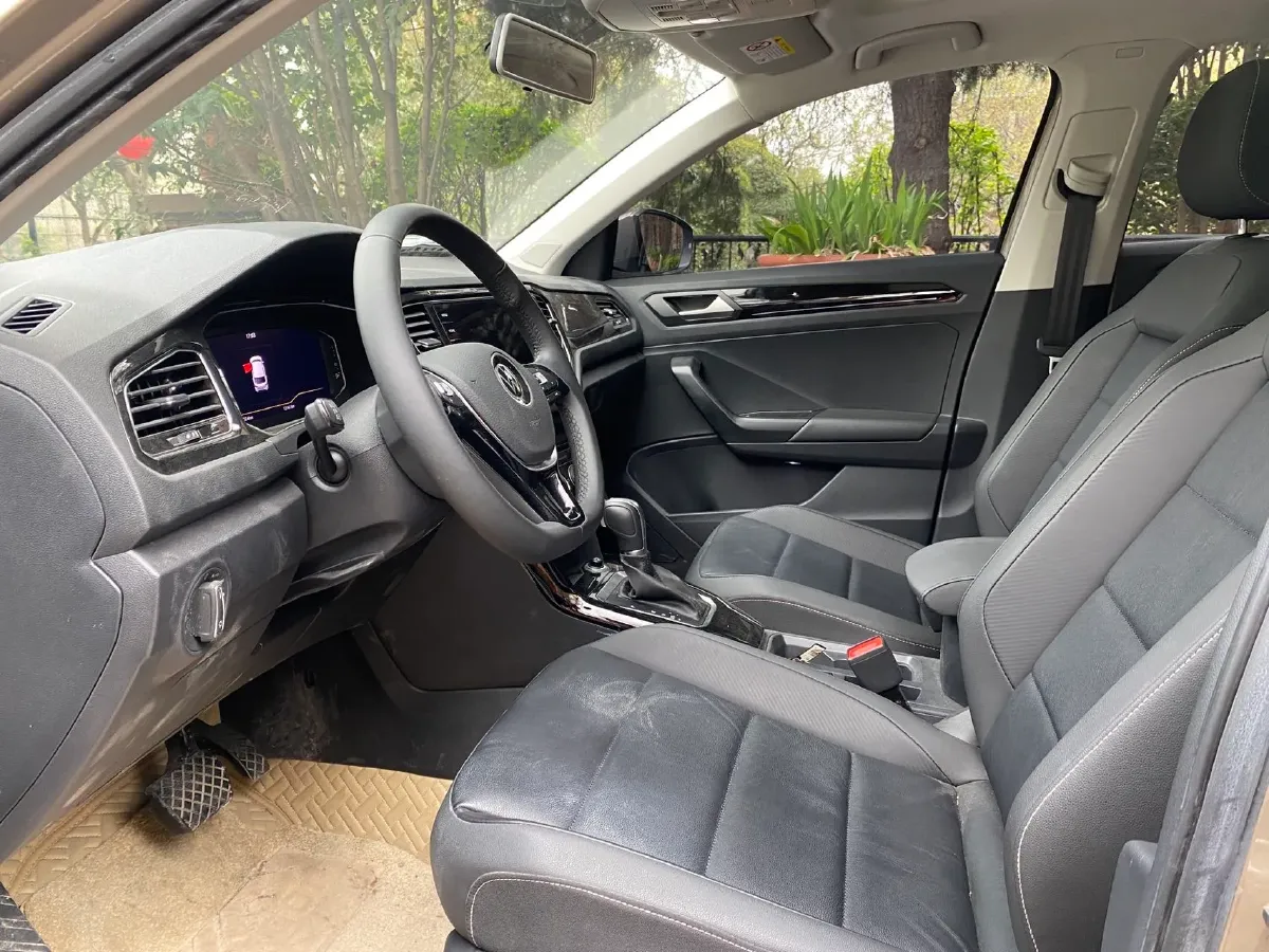 2021 Volkswagen T-Roc 1.4T 150HP L4 7DCT,autocango,china used car exporter,china ev exporter,chinese used car exporter,chinese used ev exporter