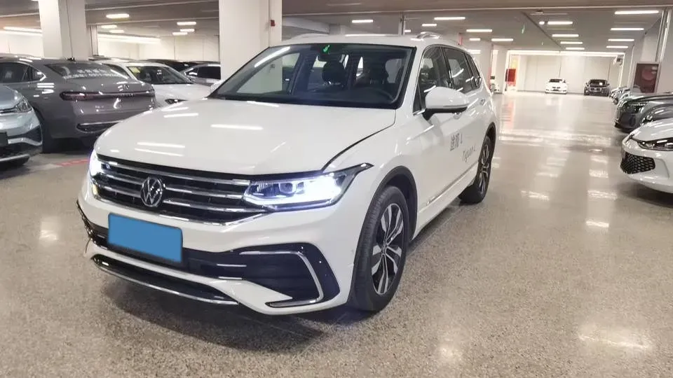 2024 Volkswagen Tiguan L 2.0T 186HP L4 7DCT,autocango,china used car exporter,china ev exporter,chinese used car exporter,chinese used ev exporter