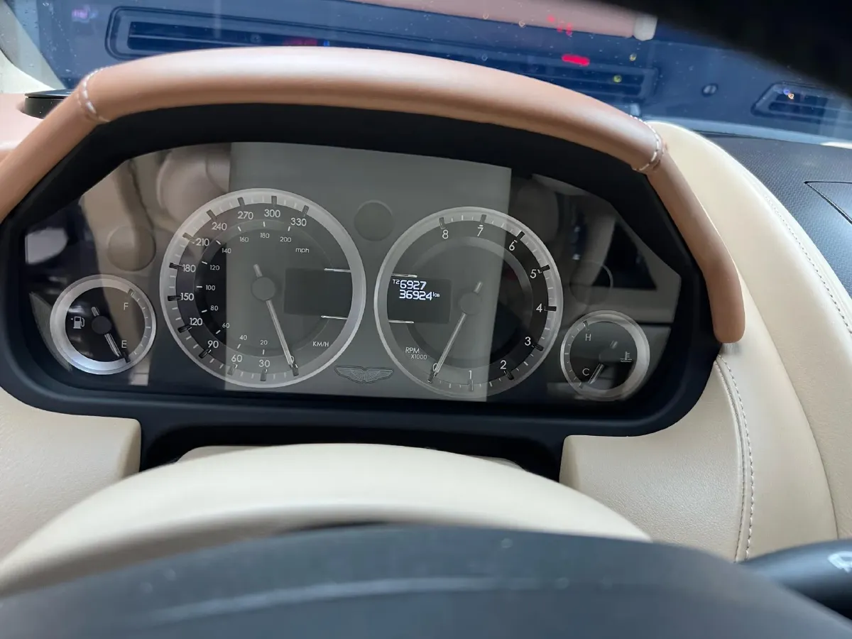 2017 Aston Martin Rapide 6.0L 560HP V12 8AT,autocango,china used car exporter,china ev exporter,chinese used car exporter,chinese used ev exporter