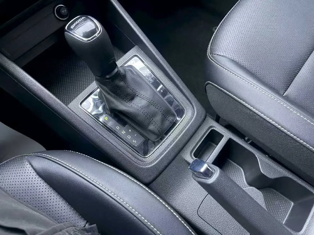 2020 Skoda Kamiq 1.5L 112HP L4 6AT,autocango,china used car exporter,china ev exporter,chinese used car exporter,chinese used ev exporter