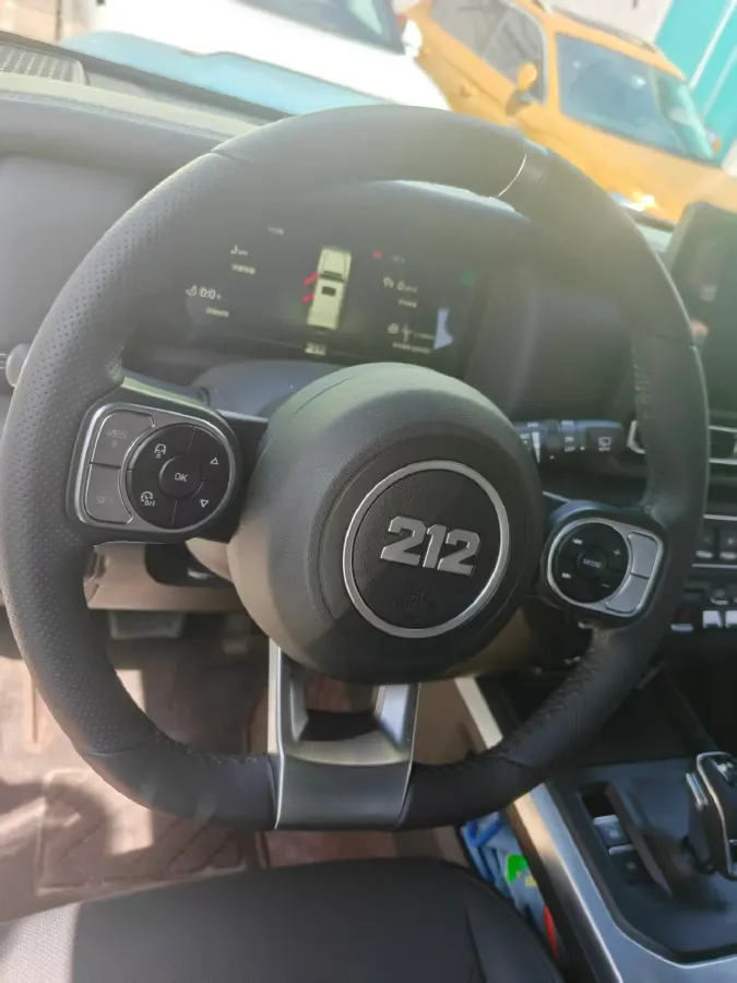 2025 212 212 T01 2.0T 252HP L4 8AT,autocango,china used car exporter,china ev exporter,chinese used car exporter,chinese used ev exporter