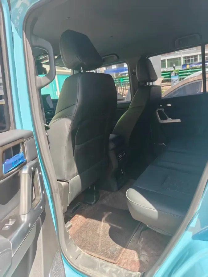 2025 212 212 T01 2.0T 252HP L4 8AT,autocango,china used car exporter,china ev exporter,chinese used car exporter,chinese used ev exporter