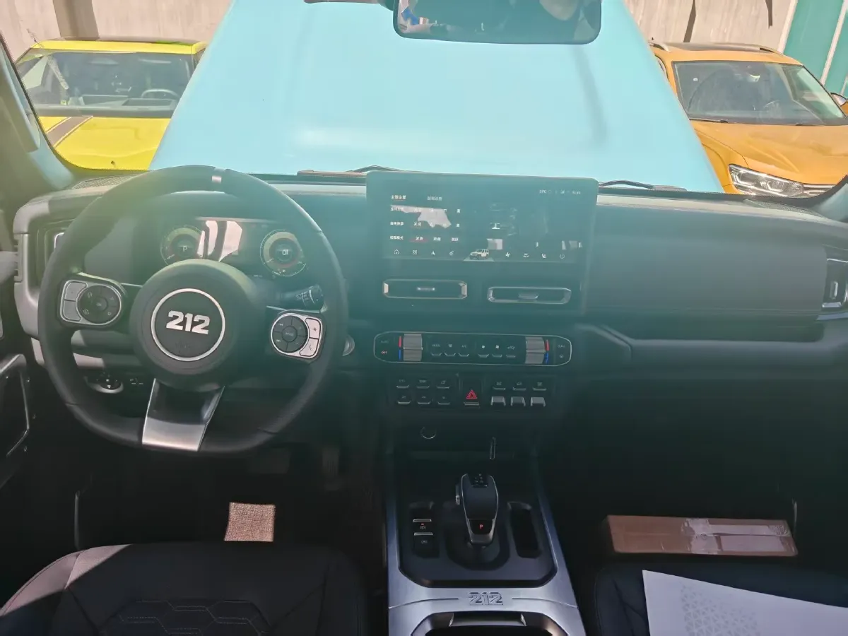 2025 212 212 T01 2.0T 252HP L4 8AT,autocango,china used car exporter,china ev exporter,chinese used car exporter,chinese used ev exporter