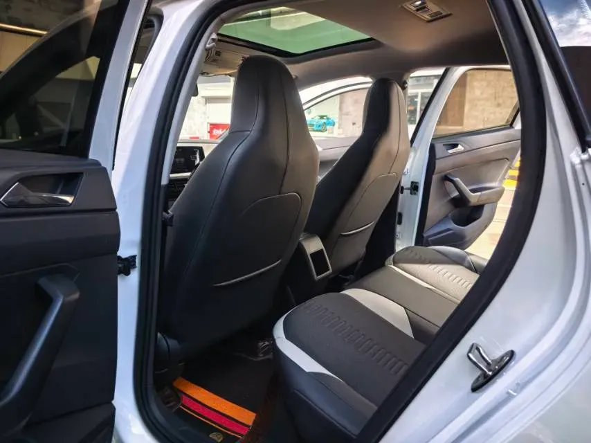 2021 Haval H6 1.5T 169HP L4 7DCT,autocango,china used car exporter,china ev exporter,chinese used car exporter,chinese used ev exporter