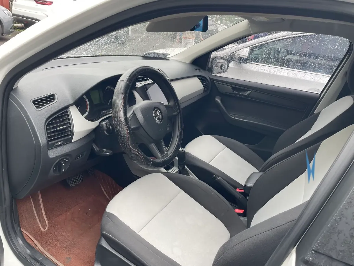 2017 Skoda Fabia 1.4L 90HP L4 6AT,autocango,china used car exporter,china ev exporter,chinese used car exporter,chinese used ev exporter