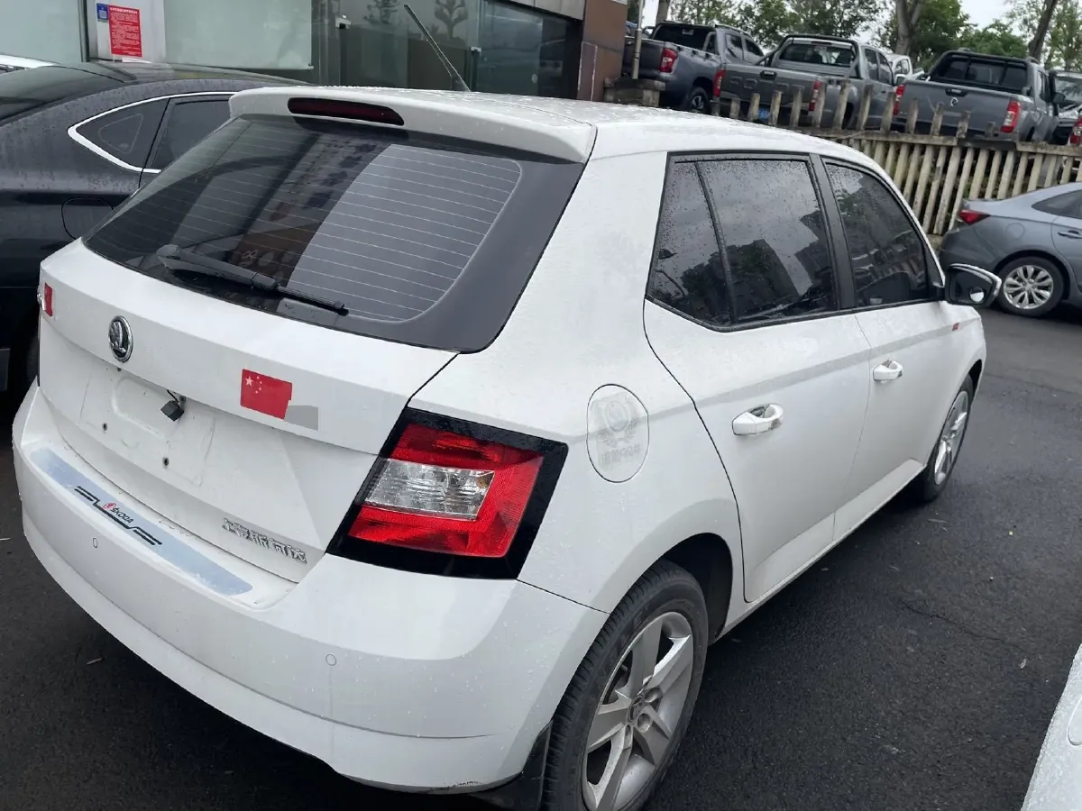 2017 Skoda Fabia 1.4L 90HP L4 6AT,autocango,china used car exporter,china ev exporter,chinese used car exporter,chinese used ev exporter