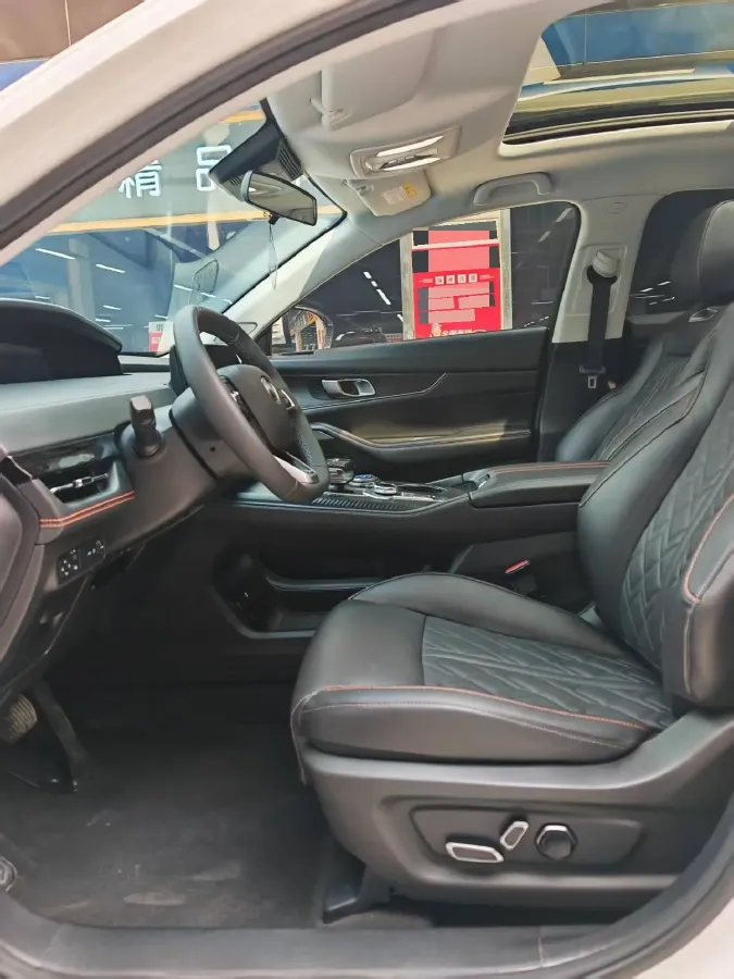 2021 ChangAn UNI-K 2.0T 233HP L4 8AT,autocango,china used car exporter,china ev exporter,chinese used car exporter,chinese used ev exporter