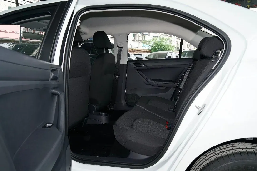 2021 Jetta VA3 1.5L 112HP L4 5MT,autocango,china used car exporter,china ev exporter,chinese used car exporter,chinese used ev exporter