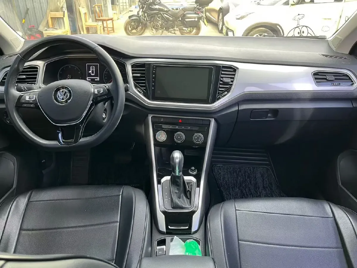 2019 Volkswagen T-Roc 1.4T 131HP L4 7DCT,autocango,china used car exporter,china ev exporter,chinese used car exporter,chinese used ev exporter