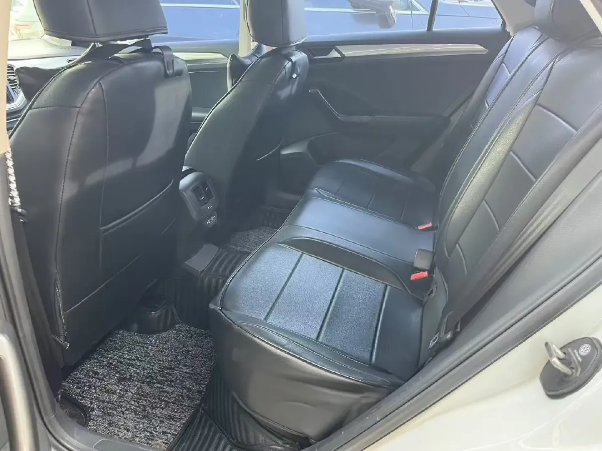 2019 Volkswagen T-Roc 1.4T 131HP L4 7DCT,autocango,china used car exporter,china ev exporter,chinese used car exporter,chinese used ev exporter