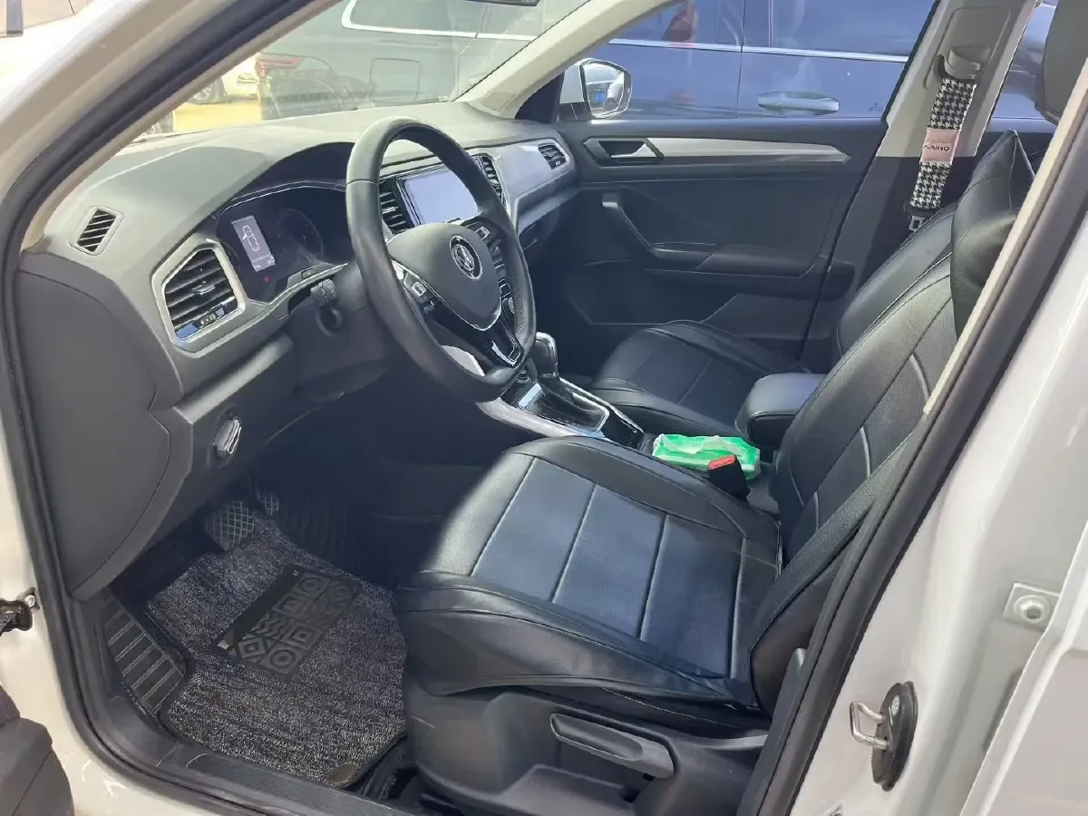 2019 Volkswagen T-Roc 1.4T 131HP L4 7DCT,autocango,china used car exporter,china ev exporter,chinese used car exporter,chinese used ev exporter