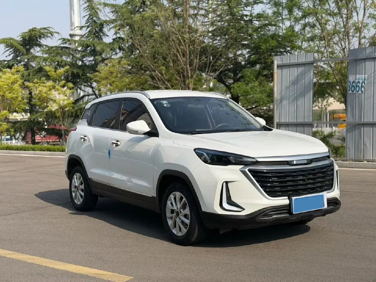2019 BeiJing Auto X3 1.5L 116HP L4 4AT,autocango,china used car exporter,china ev exporter,chinese used car exporter,chinese used ev exporter
