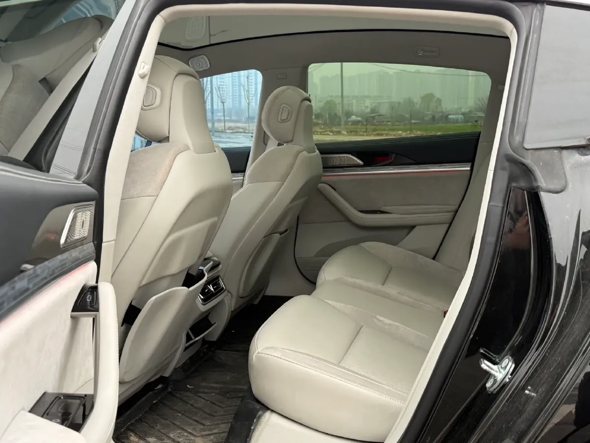 2022 Jeep Grand Commander 2.0T 234HP L4 9AT,autocango,china used car exporter,china ev exporter,chinese used car exporter,chinese used ev exporter