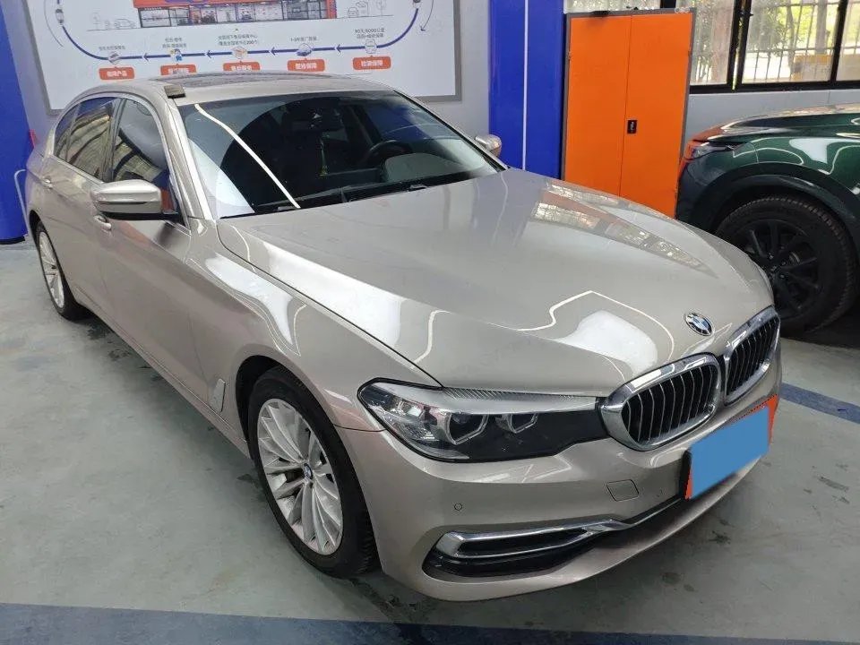 2020 BMW 5 Series 2.0T 184HP L4 8AT,autocango,china used car exporter,china ev exporter,chinese used car exporter,chinese used ev exporter