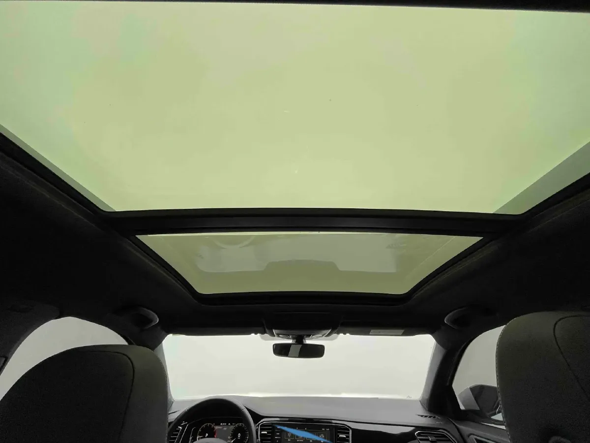 2021 Volkswagen T-Roc 1.4T 150HP L4 7DCT,autocango,china used car exporter,china ev exporter,chinese used car exporter,chinese used ev exporter