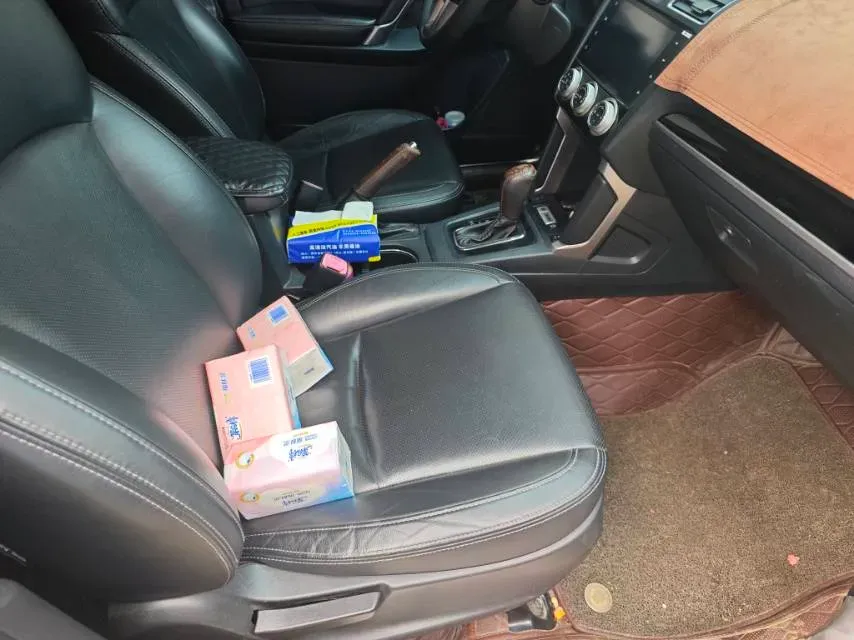 2018 BMW 1 Series 1.5T 136HP L3 8AT,autocango,china used car exporter,china ev exporter,chinese used car exporter,chinese used ev exporter