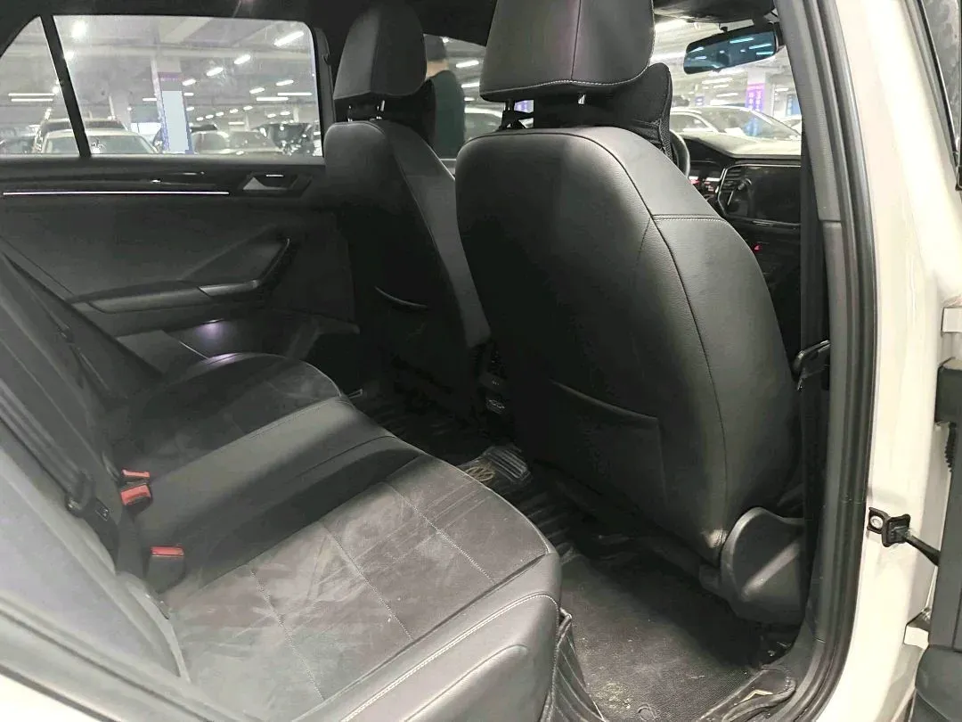 2018 Jeep Renegade 2.0L 155HP L4 9AT,autocango,china used car exporter,china ev exporter,chinese used car exporter,chinese used ev exporter