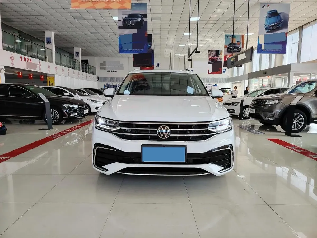 2024 Volkswagen Tiguan L 2.0T 186HP L4 7DCT,autocango,china used car exporter,china ev exporter,chinese used car exporter,chinese used ev exporter