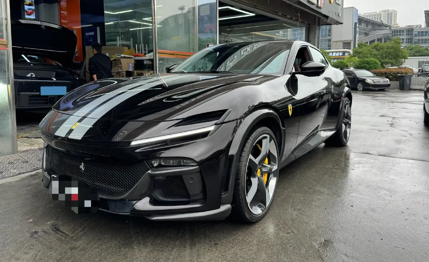 2023 Ferrari Purosangue 6.5L 725HP V12 8DCT,autocango,china used car exporter,china ev exporter,chinese used car exporter,chinese used ev exporter