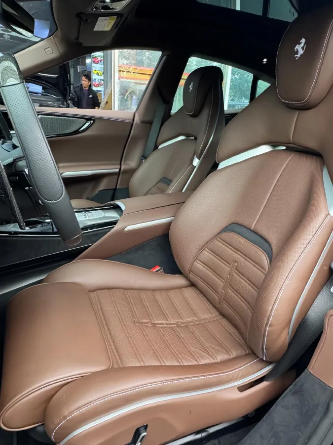 2023 Ferrari Purosangue 6.5L 725HP V12 8DCT,autocango,china used car exporter,china ev exporter,chinese used car exporter,chinese used ev exporter