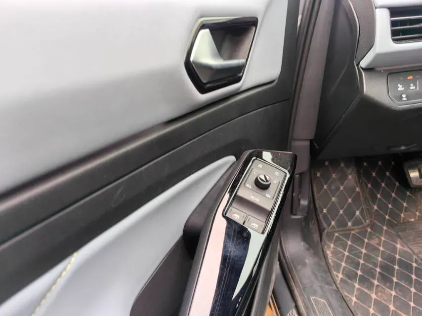 2023 Leapmotor C01 1.5L 95HP L4 REEV 43.7KWH,autocango,china used car exporter,china ev exporter,chinese used car exporter,chinese used ev exporter