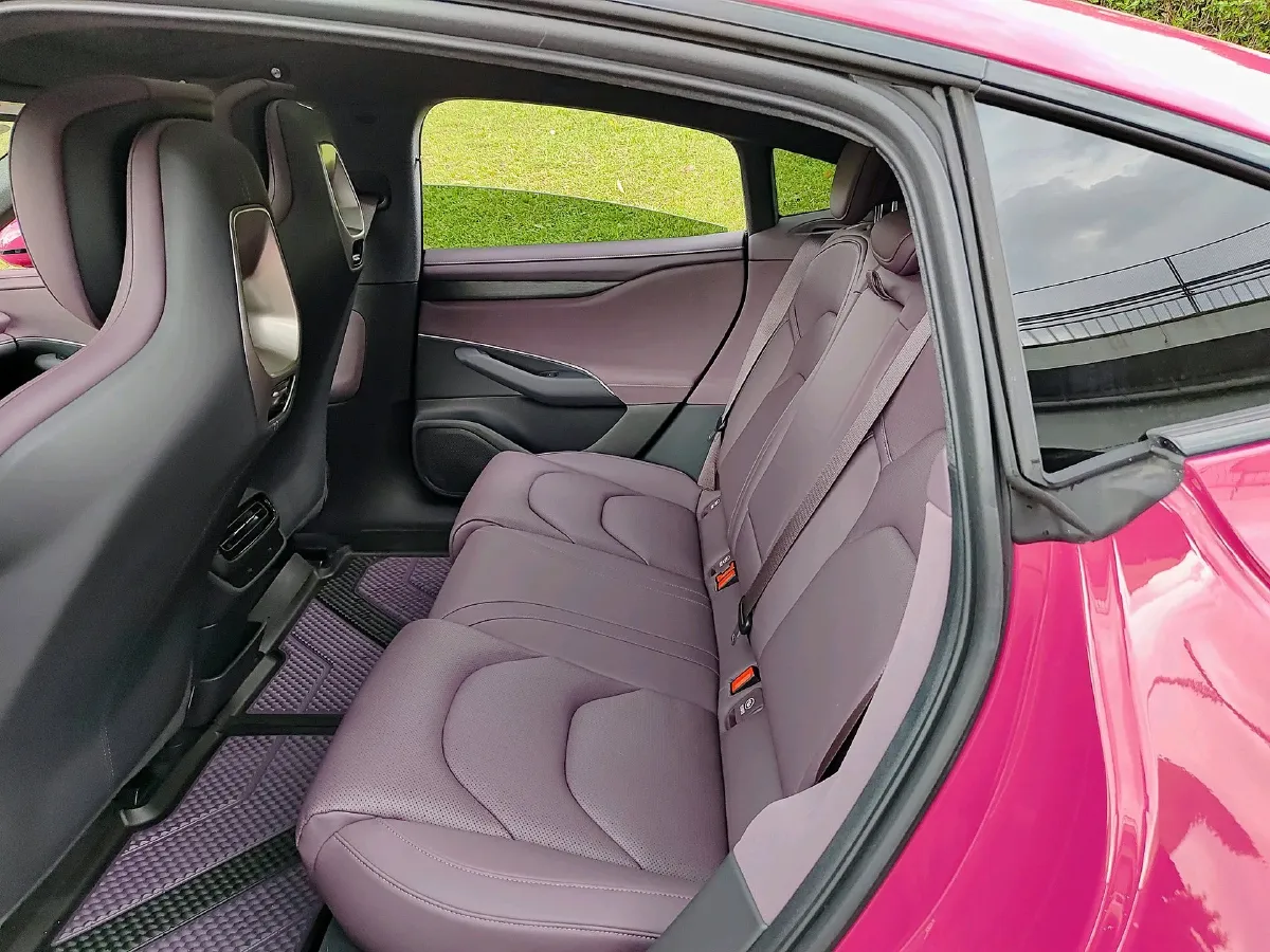 2024 MI SU7 BEV 73.6KWH,autocango,china used car exporter,china ev exporter,chinese used car exporter,chinese used ev exporter