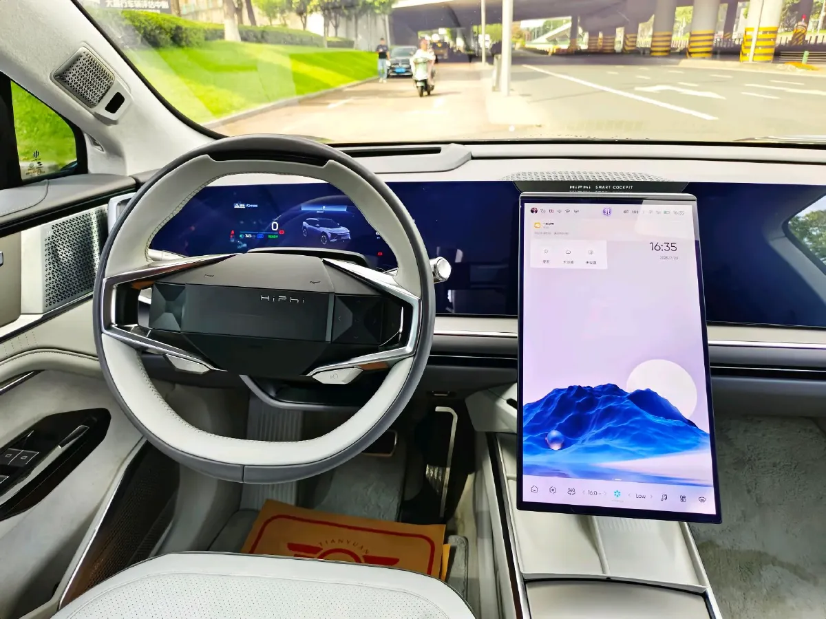 2023 HiPhi Y BEV 76.6KWH,autocango,china used car exporter,china ev exporter,chinese used car exporter,chinese used ev exporter