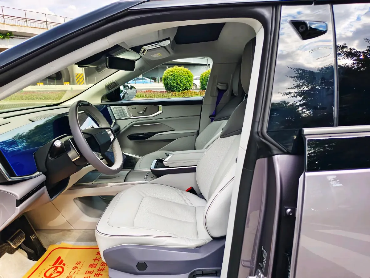 2023 HiPhi Y BEV 76.6KWH,autocango,china used car exporter,china ev exporter,chinese used car exporter,chinese used ev exporter