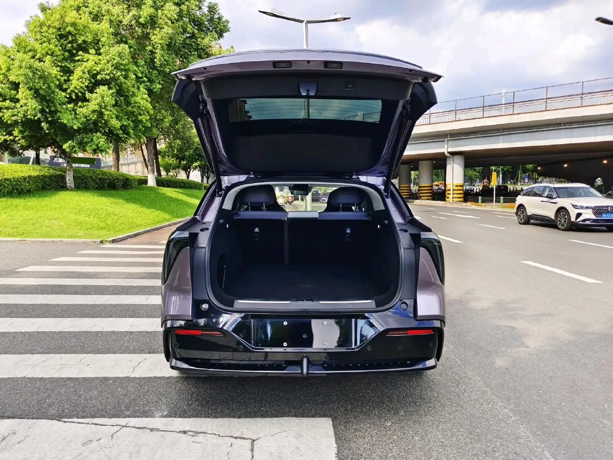 2023 HiPhi Y BEV 76.6KWH,autocango,china used car exporter,china ev exporter,chinese used car exporter,chinese used ev exporter