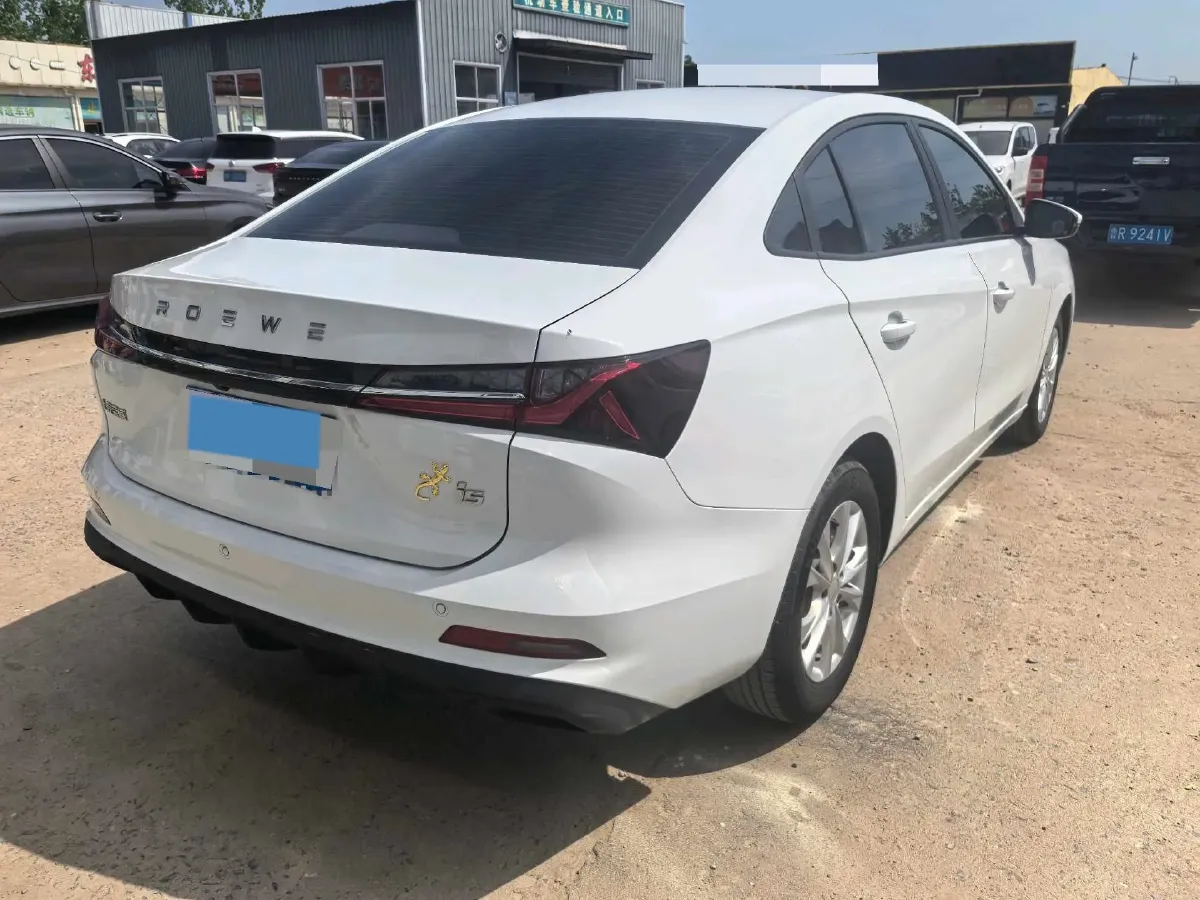 2023 Roewe i5 1.5L 129HP L4 5MT,autocango,china used car exporter,china ev exporter,chinese used car exporter,chinese used ev exporter