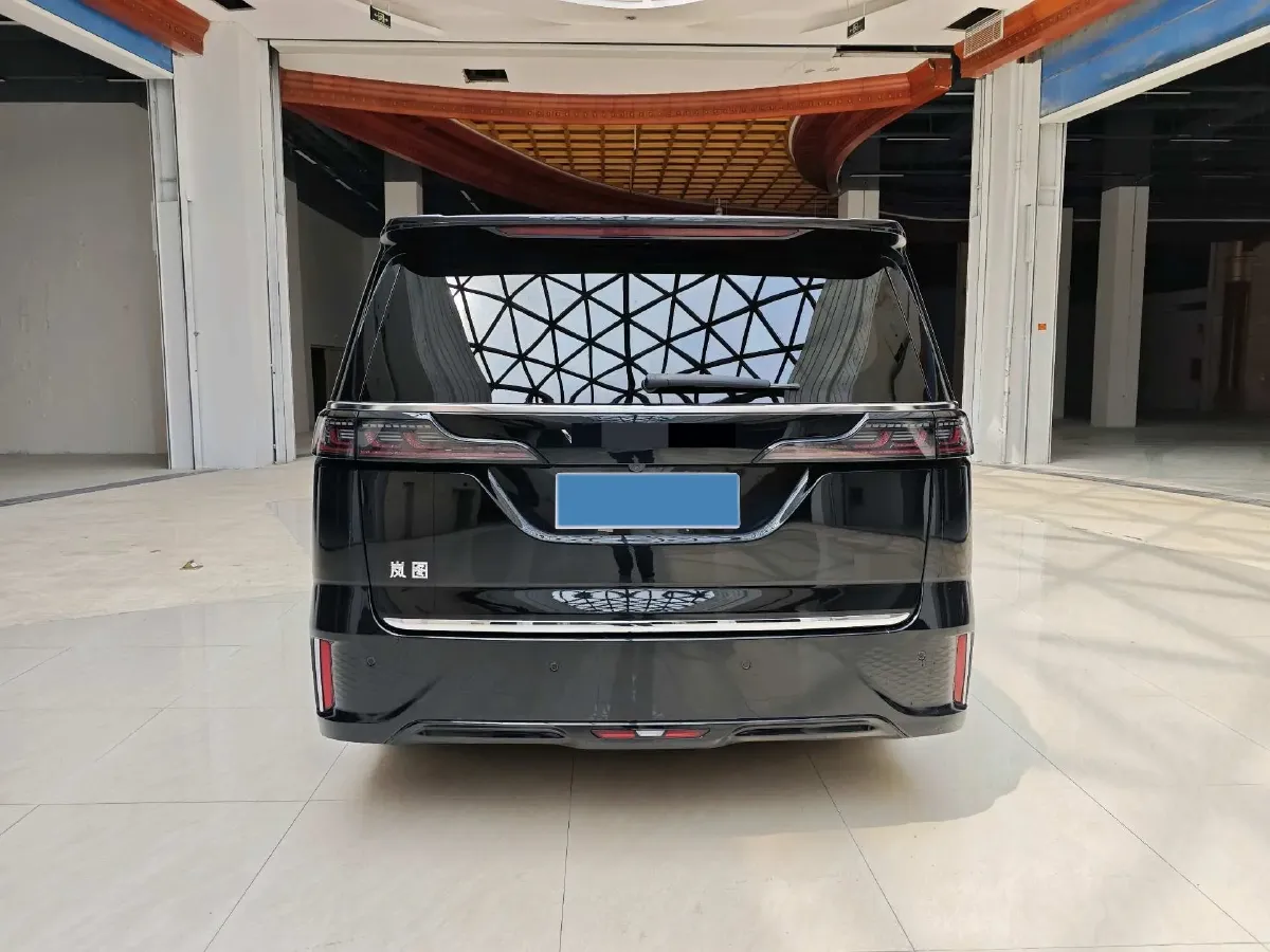 2024 Voyah Dream 1.5T 150HP L4 PHEV 43KWH,autocango,china used car exporter,china ev exporter,chinese used car exporter,chinese used ev exporter