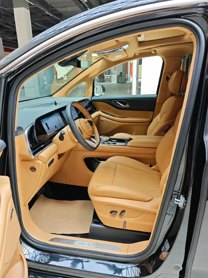 2024 Voyah Dream 1.5T 150HP L4 PHEV 43KWH,autocango,china used car exporter,china ev exporter,chinese used car exporter,chinese used ev exporter