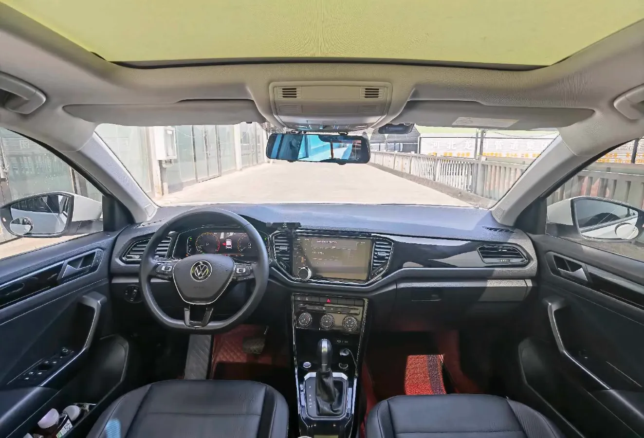 2021 Volkswagen T-Roc 1.4T 150HP L4 7DCT,autocango,china used car exporter,china ev exporter,chinese used car exporter,chinese used ev exporter