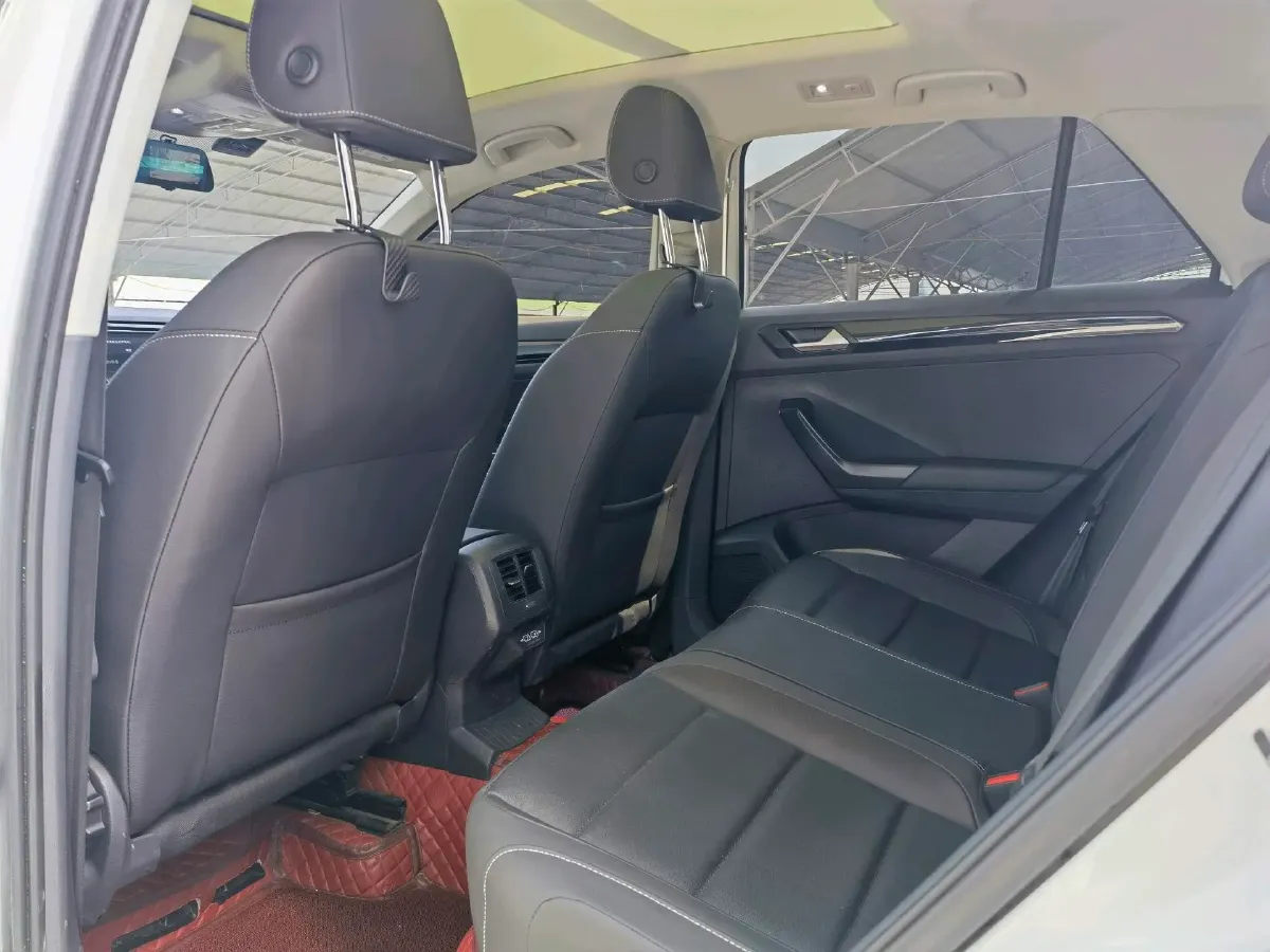 2021 Volkswagen T-Roc 1.4T 150HP L4 7DCT,autocango,china used car exporter,china ev exporter,chinese used car exporter,chinese used ev exporter