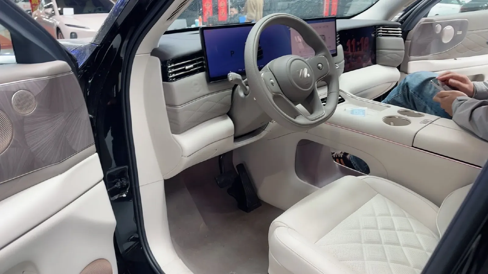 2026 IM LS9 REEV 155HP REEV,autocango,china used car exporter,china ev exporter,chinese used car exporter,chinese used ev exporter