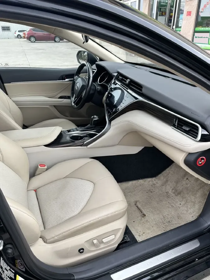 2018 Toyota Camry 2.5L 209HP L4 8AT,autocango,china used car exporter,china ev exporter,chinese used car exporter,chinese used ev exporter
