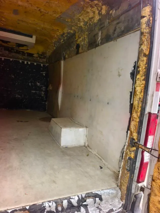 2023 Ford Transit 2.0T 220HP L4 5MT,autocango,china used car exporter,china ev exporter,chinese used car exporter,chinese used ev exporter