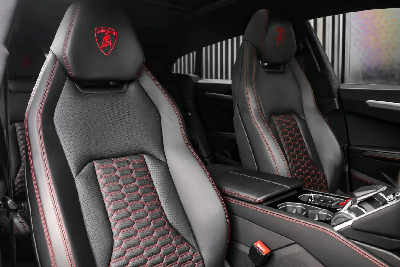 2021 Lamborghini Urus 4.0T 641HP V8 8AT,autocango,china used car exporter,china ev exporter,chinese used car exporter,chinese used ev exporter