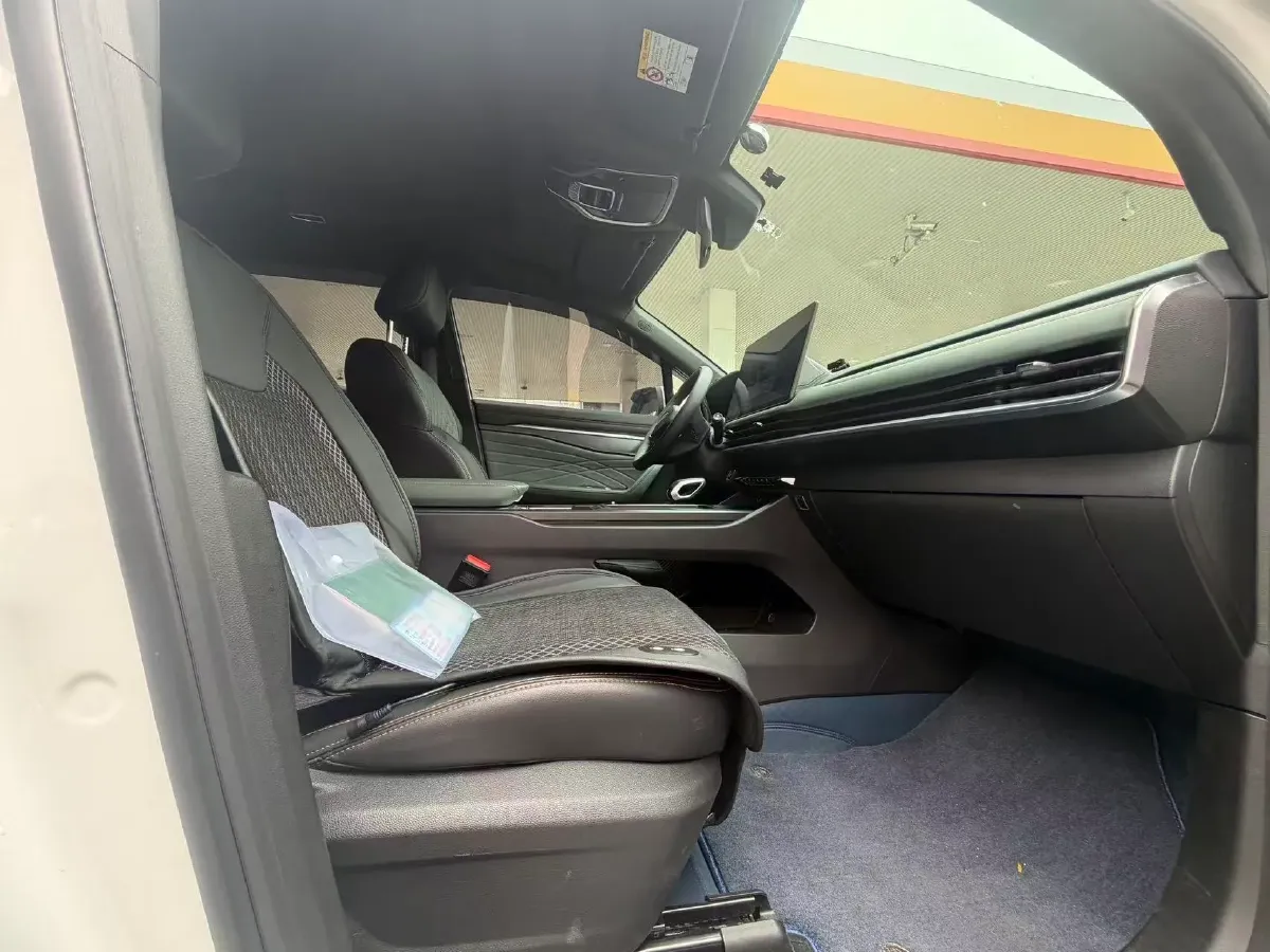 2024 Geely Okavango L 2.0T 218HP L4 7DCT,autocango,china used car exporter,china ev exporter,chinese used car exporter,chinese used ev exporter