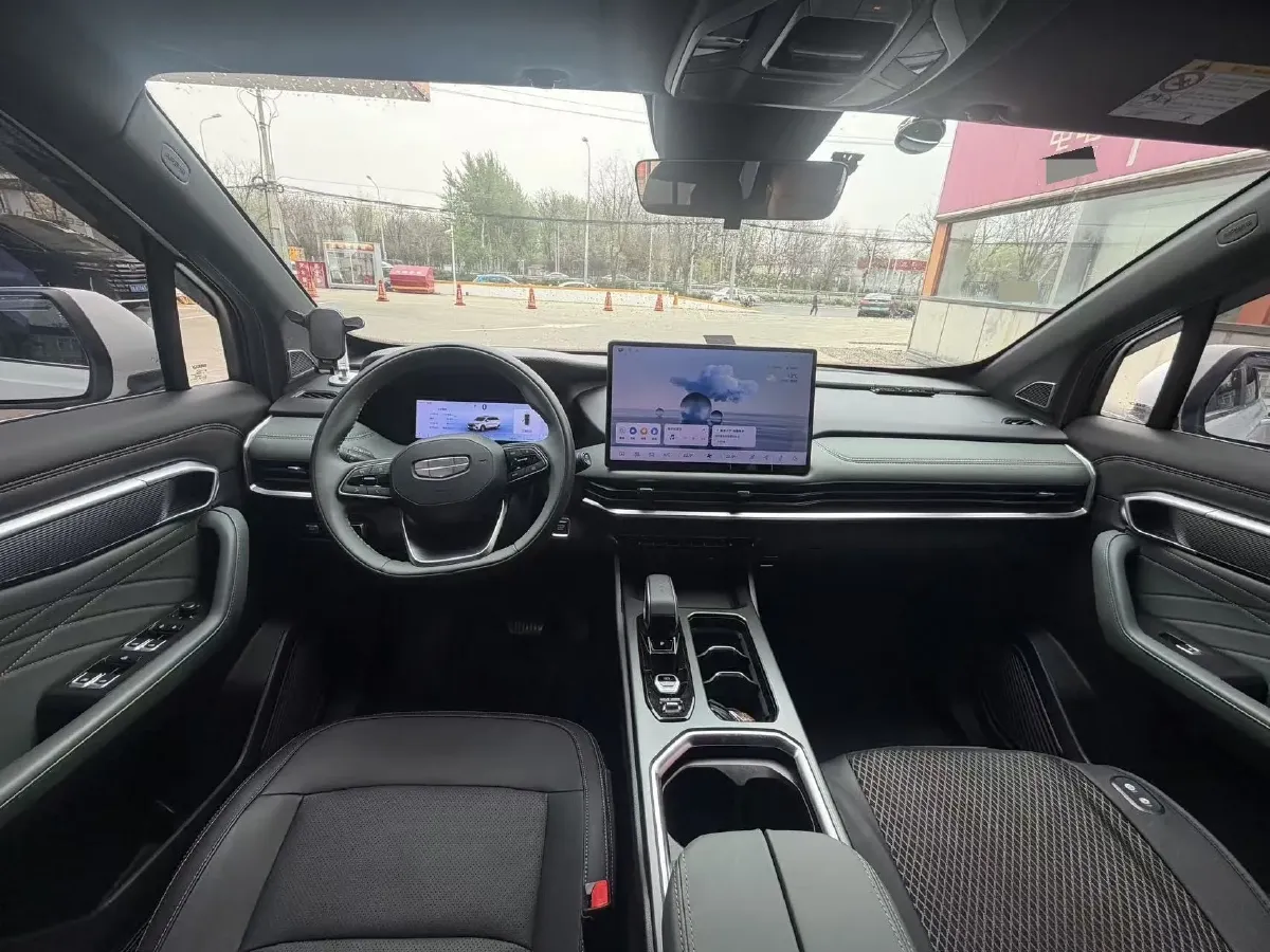 2024 Geely Okavango L 2.0T 218HP L4 7DCT,autocango,china used car exporter,china ev exporter,chinese used car exporter,chinese used ev exporter