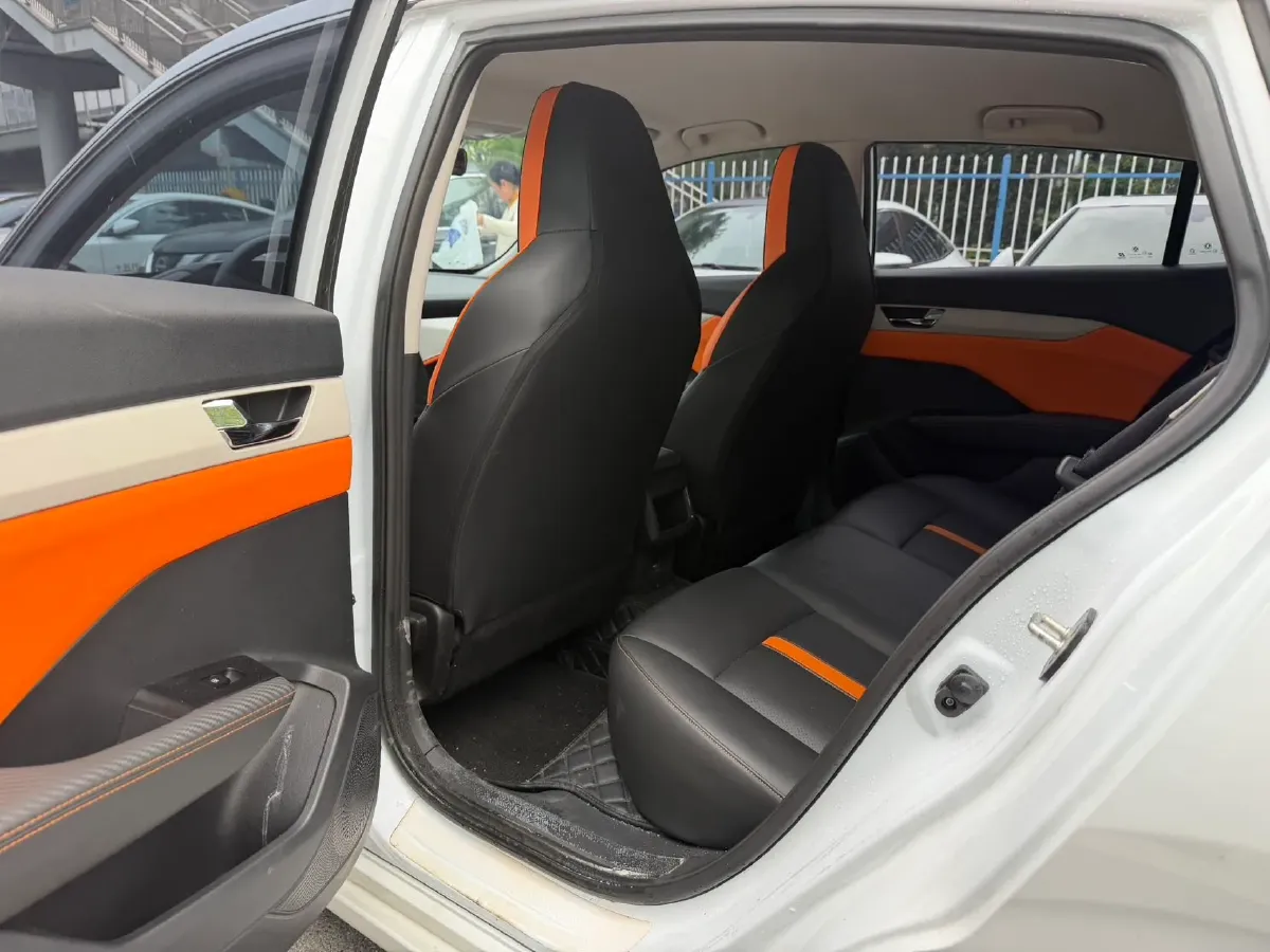 2023 DongFeng Aeolus YiXuan 1.5L 125HP L4 6DCT,autocango,china used car exporter,china ev exporter,chinese used car exporter,chinese used ev exporter