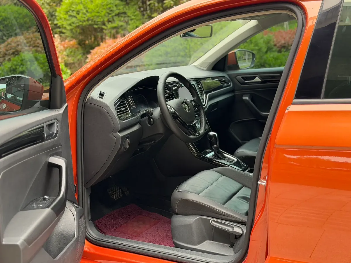 2019 Volkswagen T-Roc 1.4T 150HP L4 7DCT,autocango,china used car exporter,china ev exporter,chinese used car exporter,chinese used ev exporter