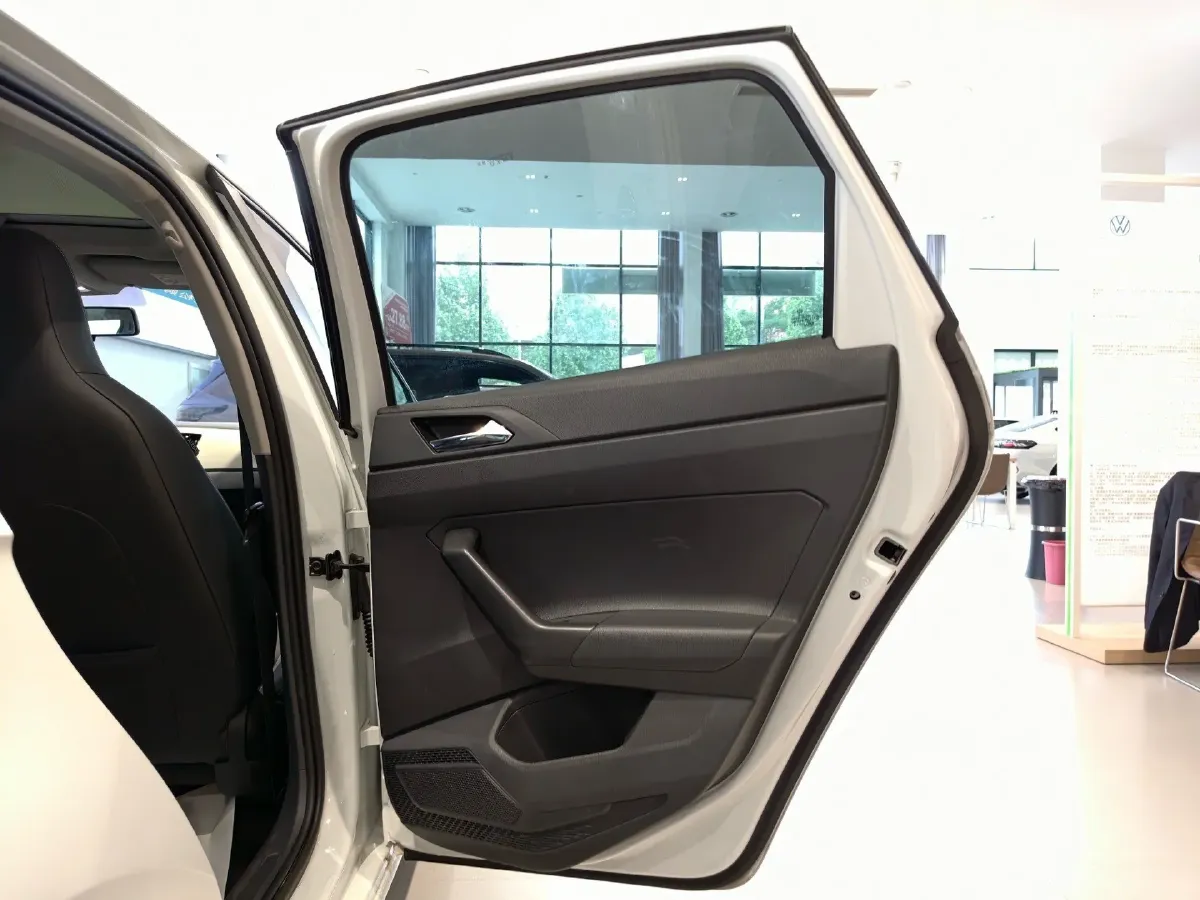 2023 Volkswagen Polo 1.5L 113HP L4 6AT,autocango,china used car exporter,china ev exporter,chinese used car exporter,chinese used ev exporter