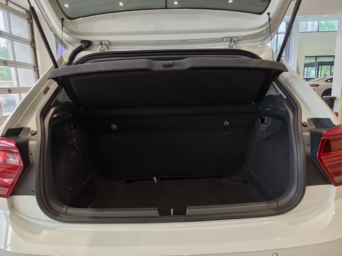 2023 Volkswagen Polo 1.5L 113HP L4 6AT,autocango,china used car exporter,china ev exporter,chinese used car exporter,chinese used ev exporter