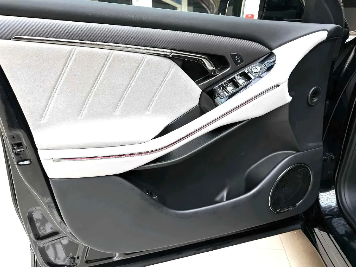 2025 Voyah FREE 1.5T 150HP L4 REEV 43KWH,autocango,china used car exporter,china ev exporter,chinese used car exporter,chinese used ev exporter