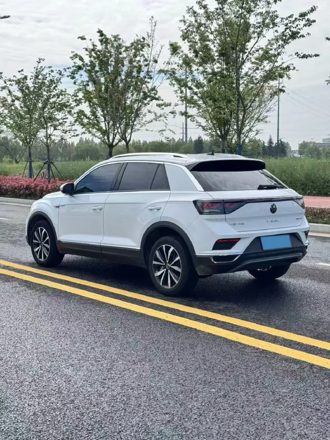 2024 Volkswagen T-Roc 1.4T 150HP L4 7DCT,autocango,china used car exporter,china ev exporter,chinese used car exporter,chinese used ev exporter
