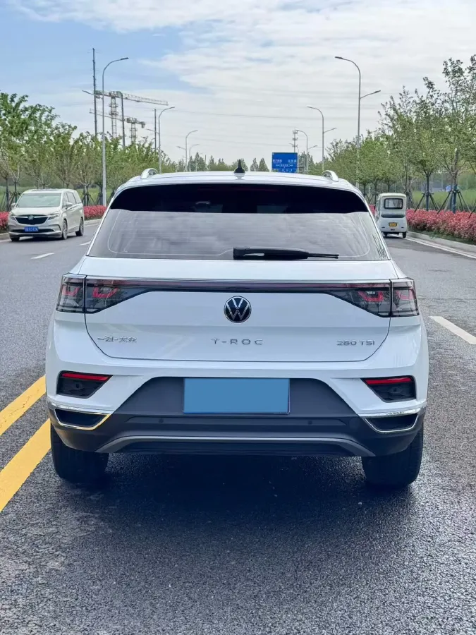 2024 Volkswagen T-Roc 1.4T 150HP L4 7DCT,autocango,china used car exporter,china ev exporter,chinese used car exporter,chinese used ev exporter