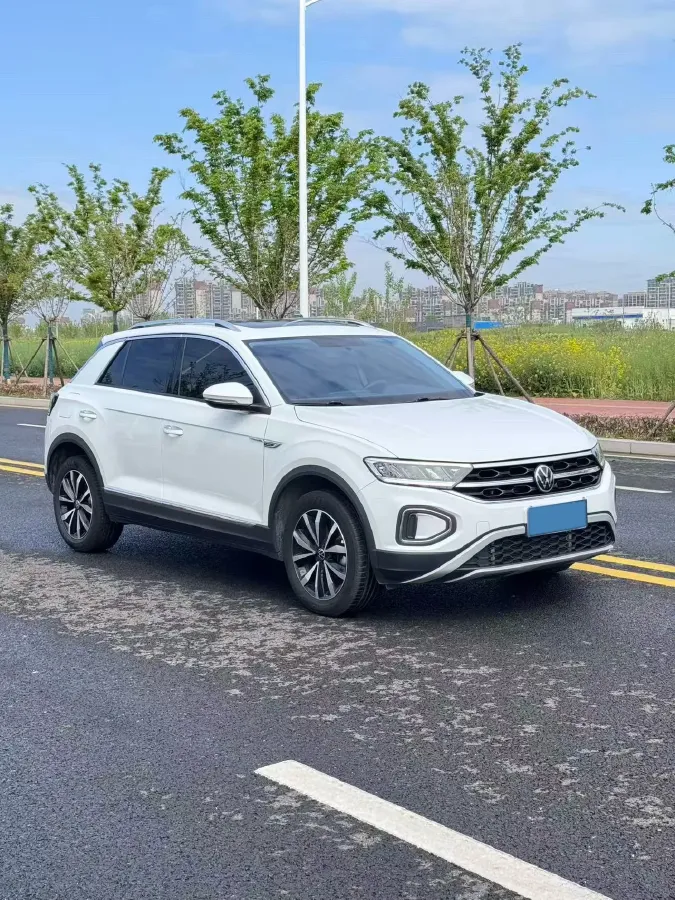 2024 Volkswagen T-Roc 1.4T 150HP L4 7DCT,autocango,china used car exporter,china ev exporter,chinese used car exporter,chinese used ev exporter